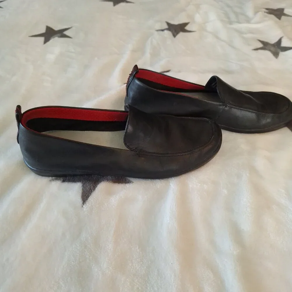 Women's Size 6M Bass Nantucket Slip-On Soft Leather Loafers‎ Red Accents